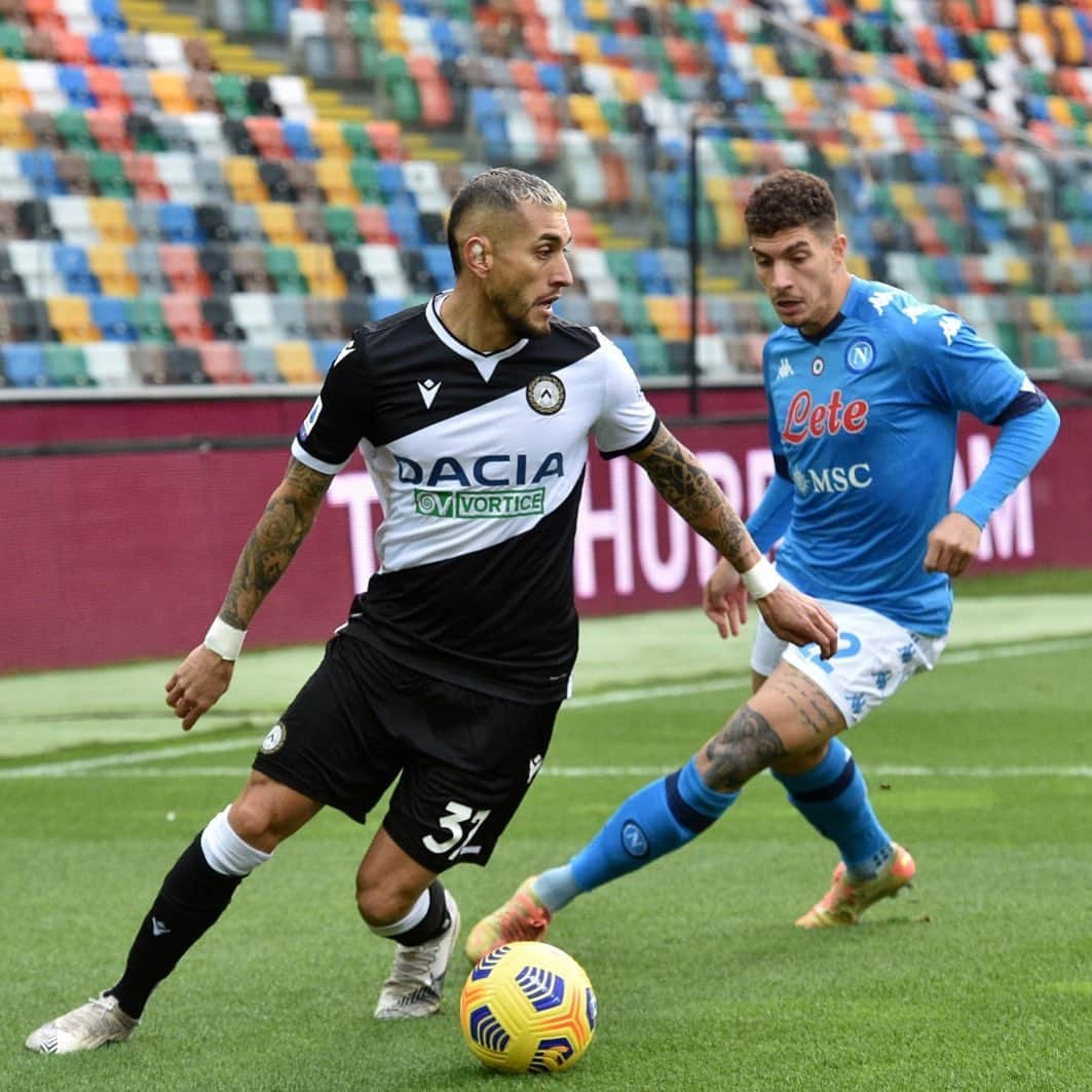 ウディネーゼ・カルチョさんのインスタグラム写真 - (ウディネーゼ・カルチョInstagram)「El Tucu ⚽  ⚪️⚫️ #UdineseNapoli #ForzaUdinese #AleUdin」1月10日 23時17分 - udinesecalcio