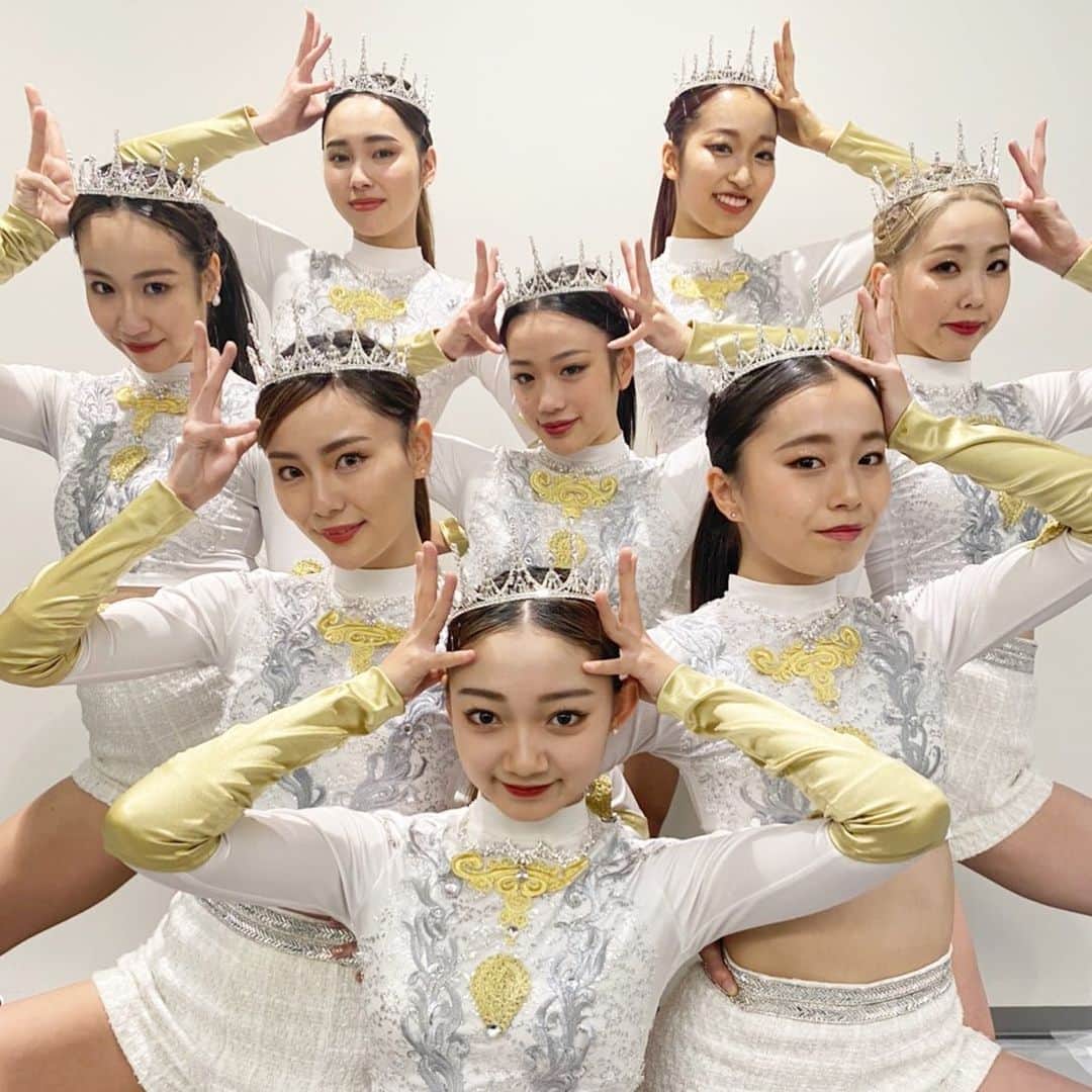のインスタグラム：「👑 This is Queen 👑 @usennext_imoon  @dleague_official   Dleague開幕戦、ダンス界歴史的瞬間でした。 あーもう昨日からですが、何度も涙が溢れました😢  そしてI'moon、本当に最高でした。  1番最高だったよね？🥰  私は1番好きでした。(⇦当たり前すぎww)  涙無しでは見れませんでした、、😭  初戦メンバーも生配信での発表でしたが、明日初戦メンバーオーディション風景もYouTubeにて配信されます。🙏🏻 また次の戦いに向けてメンバーと本気で頑張るので応援宜しくお願いします🙇🏻‍♀️💕  ディレクター同士もDリーガー同士も本気でぶつかり高め合う空間、今まで日本には無かった新しい世界がありました！  コロナ禍でステージに立つ機会が無かった2020、2021にこうしてステージに立てたこと、Dleagueに感謝でいっぱいです！沢山支えてくださるUSEN-NEXTにも感謝でいっぱいです。  そして全Dリーガーに心からリスペクトです👏🏻確実に最高なSeason 1になりますね👏🏻👏🏻あー楽しみだー👏🏻👏🏻❤️  #dleague #dリーグ #imoon #usennextimoon」