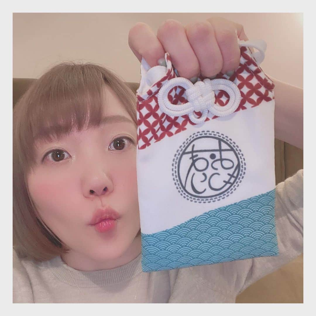 小原好美さんのインスタグラム写真 - (小原好美Instagram)「インスタライブ楽しかったです〜 観てくださった皆さんありがとう(●´人｀●)  今年も皆さんに楽しんでもらえるようお仕事頑張るね。 そしてお互い健康に気をつけながら頑張っていきましょう  皆さんが応援してくれているのと同じように 私もみなさんのこと応援していますよ＾＾  改めて今年もよろしくね！  #みんなでおうち時間 #楽しかったよ！ #ありがとう #ココラジグッズよろしくお願いします #コメントありがとうねぇ」1月10日 23時42分 - konomi_kohara0628