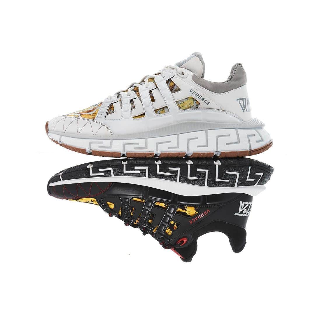 ジャンニヴェルサーチのインスタグラム：「Sole to sole - #VersaceTrigreca sneakers with Barocco accents are available now at the link in bio.」