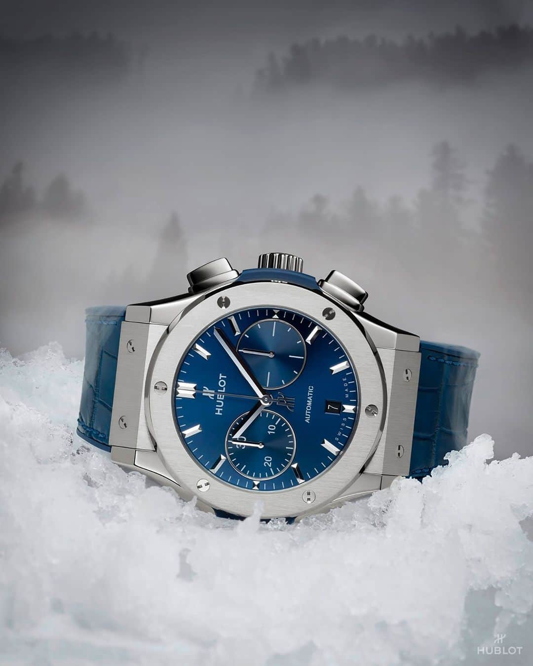 ウブロさんのインスタグラム写真 - (ウブロInstagram)「This winter, complete your outfit with the proper timepiece. Classic Fusion Chronograph Titanium Blue 45mm.」1月11日 0時01分 - hublot