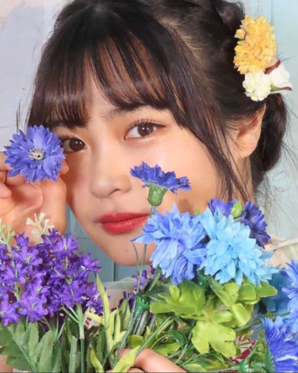 西本ヒカルのインスタグラム：「・ 好きなお花がたくさん👩🏼‍🎨🫐🌼」