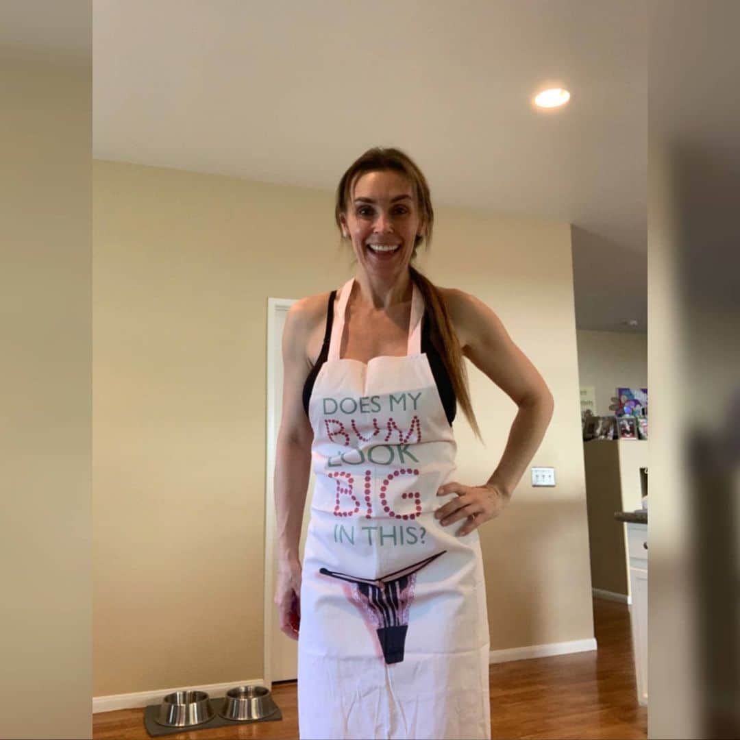ターニャ・テイトのインスタグラム：「What are you cooking today 🍳 ?  A big breakfast ?  A special Sunday lunch ?  A Sunday roast dinner ?  Do you ever meal prep for the week ahead ?」