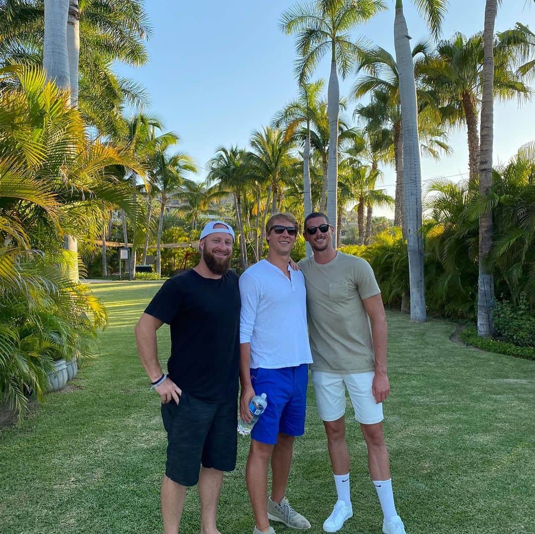 チェイス・カリシュのインスタグラム：「Happy Birthday @conorjdwyer & @spencerjdwyer !! Have yourself a day 💥」