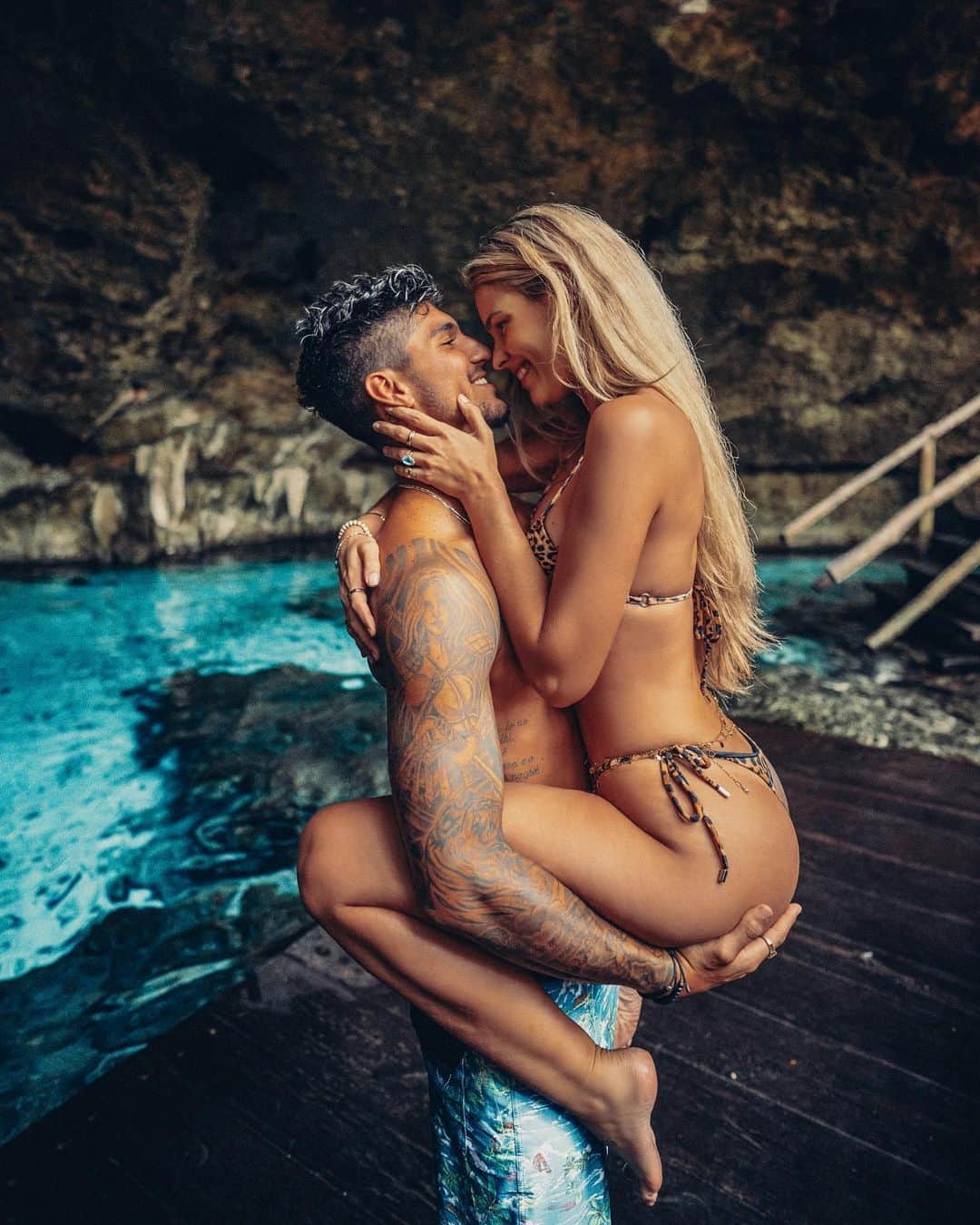 ガブリエル・メディーナのインスタグラム：「You’re the one ❤️ @yasminbrunet1  📷 @lucaspinhel」