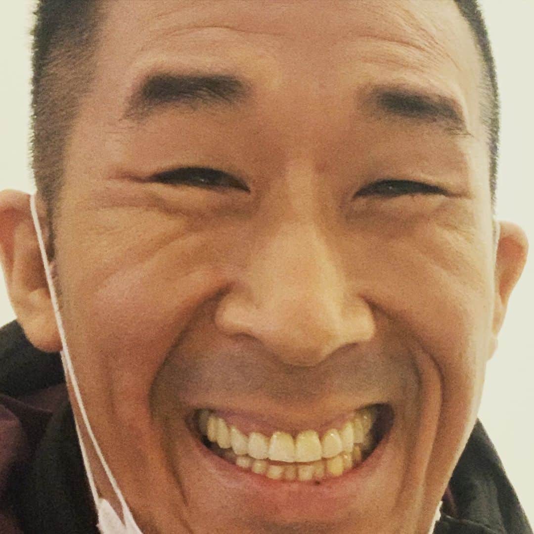 田村裕さんのインスタグラム写真 - (田村裕Instagram)「久馬さんの月刊コントでした。  楽しかった。  いろんな芸人さんと絡むのは楽しい。  もっとやりたかったなぁ。  明日まで配信あるみたいなのでぜひ見てくださいね！  勝手にタグ付けすいません！  #今日も笑えた？ #笑えなかったとしても大丈夫 #僕が笑ってる #ザプラン9 #島田珠代 #ネイビーズアフロ #ジソンシン #プードル #ビスケットブラザーズ #つぼみ大革命 #もりすけ #麒麟田村 #タムラ433 #全力笑顔」1月11日 1時40分 - hiroshi9393