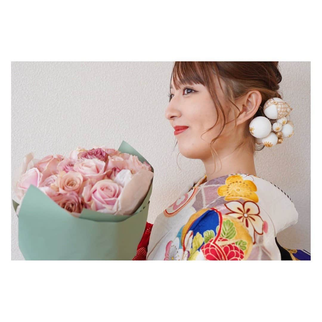 りかりこさんのインスタグラム写真 - (りかりこInstagram)「. 新成人の皆さん おめでとうございます㊗️ りかりこも無事に 大人の仲間入りをしました！ 立派な大人に、そして もっともっと活躍できる様に 頑張っていきます🤍 いつも応援ありがとうございます💐 これからもよろしくお願いします！ #りかりこ #新成人 #成人式 #成人式ヘア #振袖 #振袖ヘア #双子 #2021 #成人 #twins #japan」1月11日 12時07分 - rikariko_official