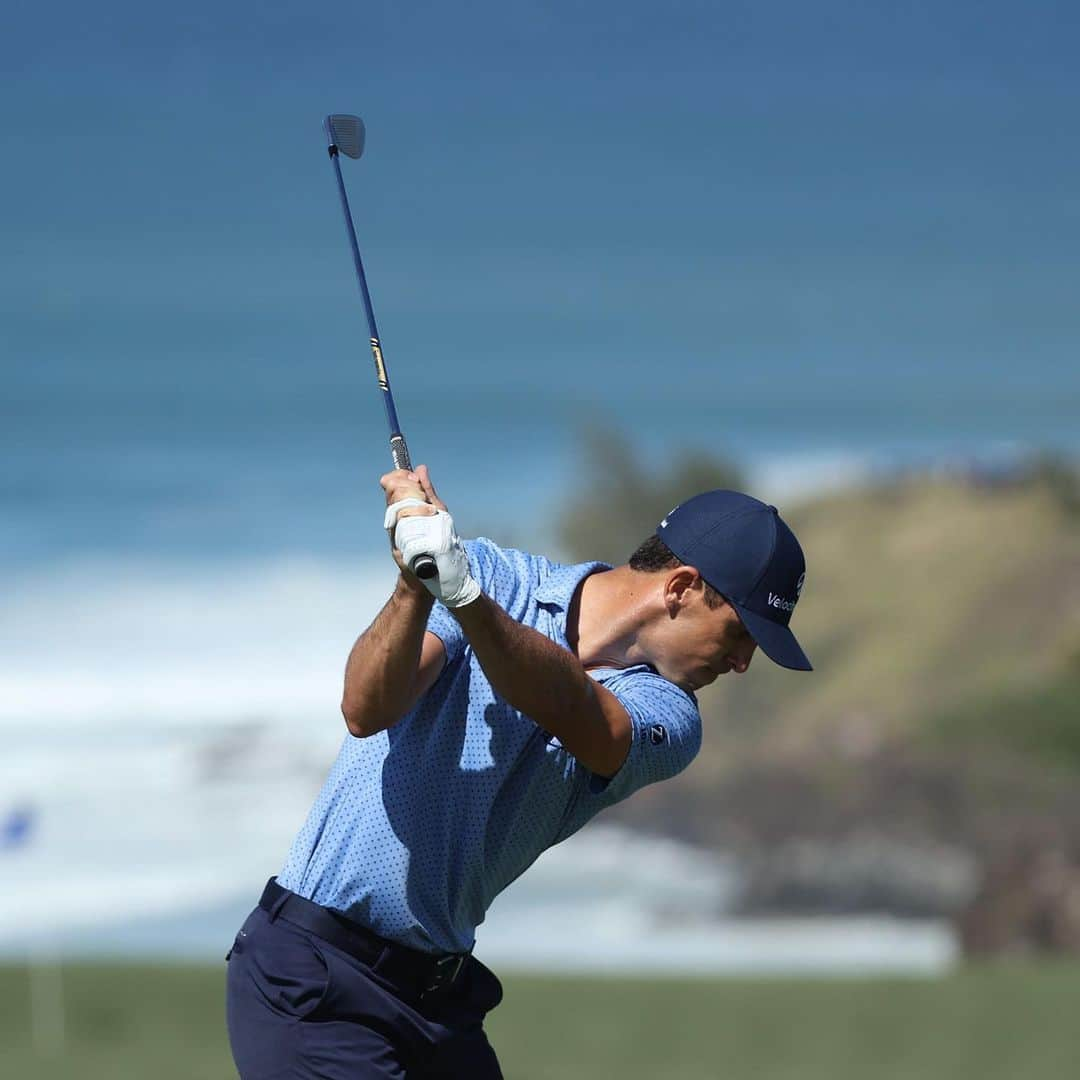 ビリー・ホースケルさんのインスタグラム写真 - (ビリー・ホースケルInstagram)「Tough last 12 holes! Putter went a touch cold, a few shots didn’t turn out how I thought and mentally was trying to protect instead of have the attacking mentally! Still lots of positives to take out this week! Time to grind and improve the next few days and then get back after it at @sonyopenhawaii! Thanks @sentry_toc for a fabulous week as always! We, the players and caddies, can’t thank you enough for your continued support of this event that we all love so much! No better place to start the year than in Maui!」1月11日 12時20分 - billyho_golf