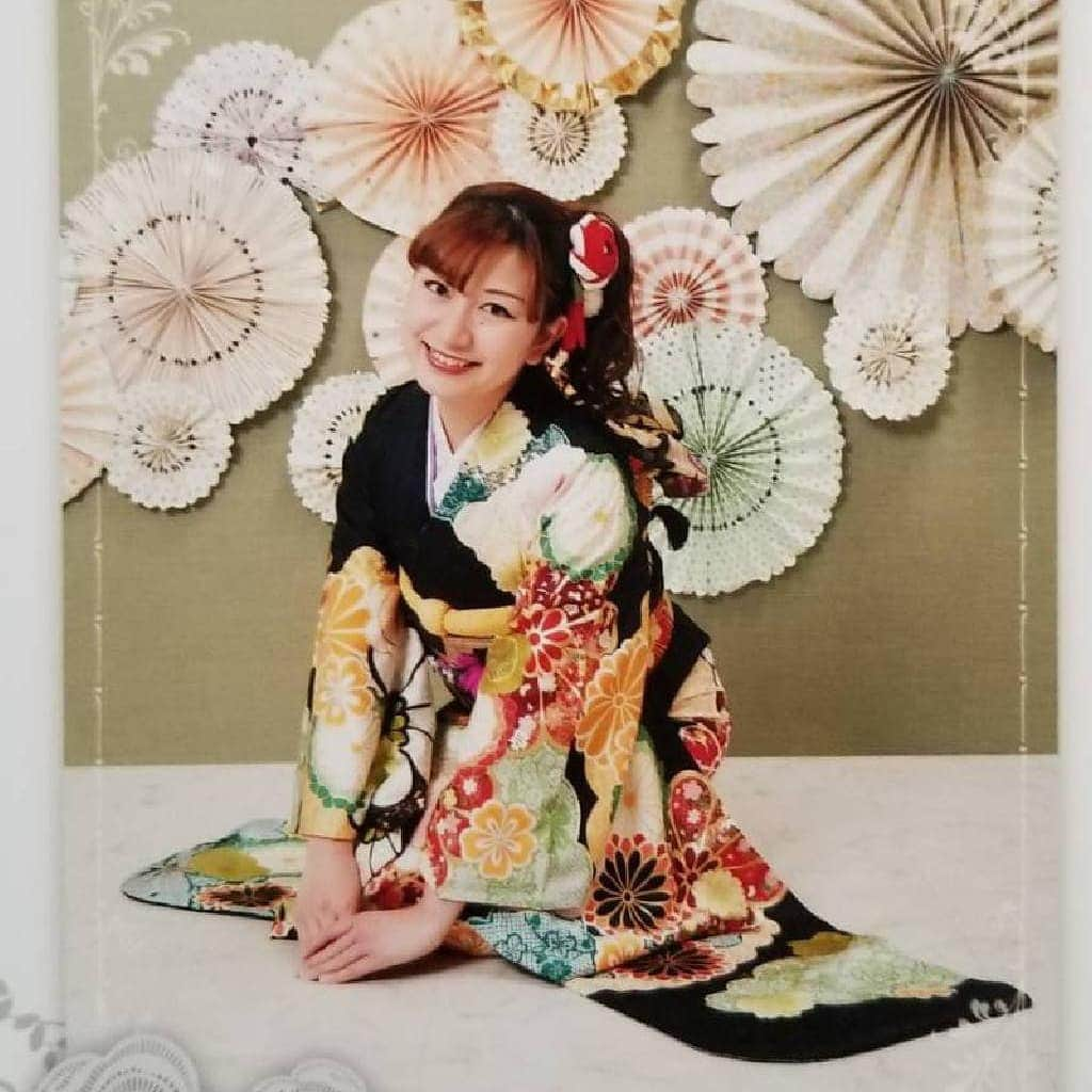 森木レナさんのインスタグラム写真 - (森木レナInstagram)「👘成人の日を迎えました！👘[着物編] これからも精進して参ります！  #成人式 #成人の日 #成人式ヘア #振り袖 #和傘 #スタジオ #着物 #着物へア  #furisode #森木レナ #東宝芸能 #歌手 #Singer #singersongwriter  #シンガーソングライター #kimono #kimonostyle  #kimonofashion #前撮り #Japan #musician #music  #歌 #成人式前撮り #가수 #싱어송라이터  #創作歌手 #vocal #youtube」1月11日 12時20分 - rena_moriki