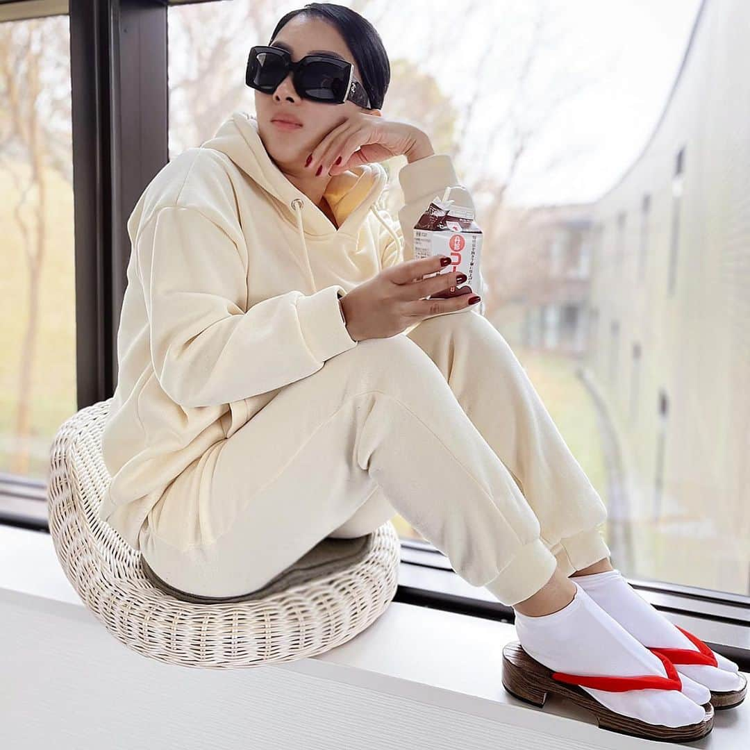 Syahriniさんのインスタグラム写真 - (SyahriniInstagram)「• Milk Now ... Sushi Yaa Later !  __________________ 𝓢𝓨𝓡 __________________  #PrincesSyahrini #Tokyo_January2021 #Japan」1月11日 12時16分 - princessyahrini