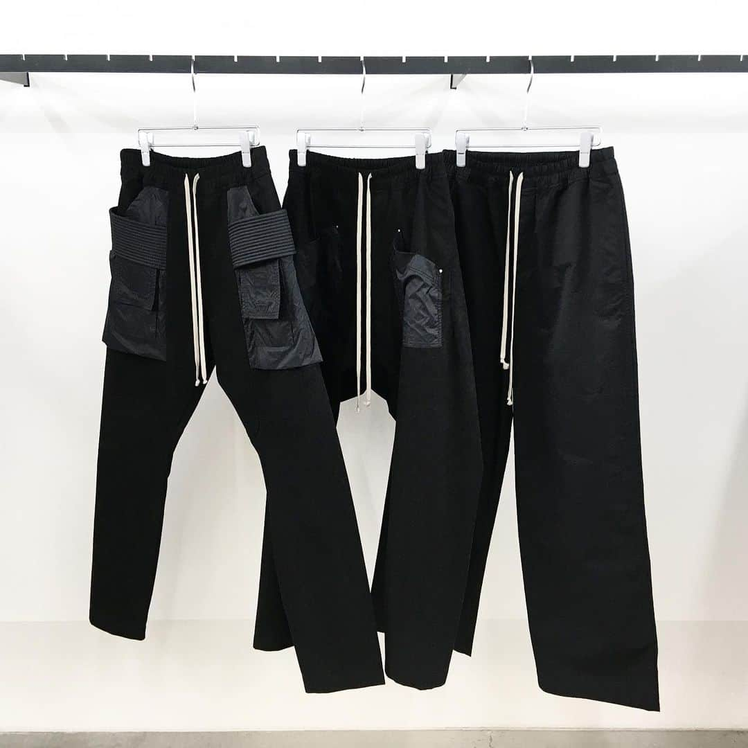 エリミネイターさんのインスタグラム写真 - (エリミネイターInstagram)「AW20 RICK OWENS DRKSHDW SALE INFORMATION. . ▪︎aw20 Items All 40% Off ▪︎ss20 Items All 60% Off . #rickowens #drkshdw #art #newcollection #aw20 #aw20collection #20aw #josephbeuys #kansaiyamamoto #davidbowie #eliminator #tokyo #daikanyama #sneakers #kicks #military #fashion #ryojiikeda #rickowensdrkshdw #style #black #culture #architecture」1月11日 12時18分 - eliminator_tokyo