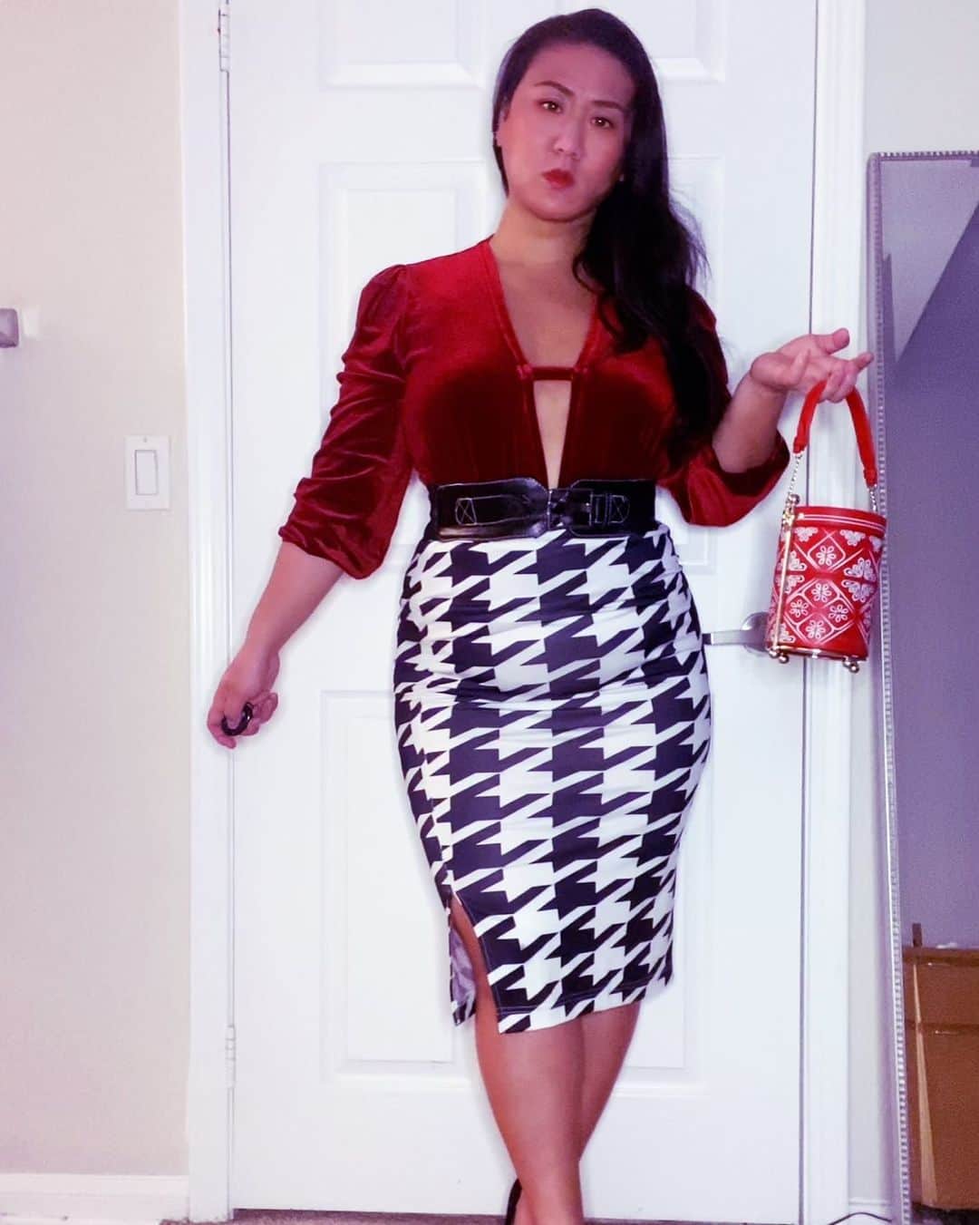 藤井美穂のインスタグラム：「Like a classic Barbie 😎 Bag @strathberry  Clothes @sheinofficial @sheincurve  Coupon code: mihofujiQ2 (extra 15% off, valid until Mar 31st) http://shein.top/sogw1gv #SHEIN #SHEINgals」