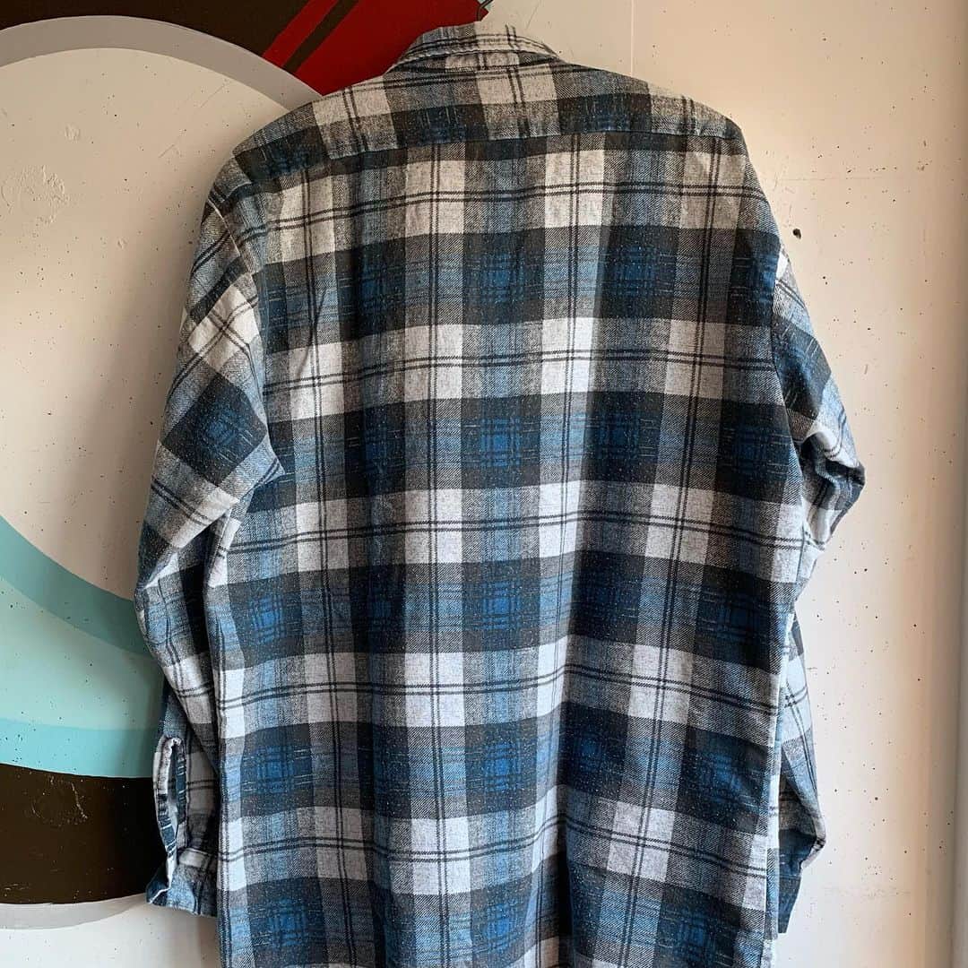 スタンダードカリフォルニアさんのインスタグラム写真 - (スタンダードカリフォルニアInstagram)「「Todays Special」  60s〜 Vintage Sears Flannel shirts  Searsのネルシャツになります。  毛羽立ちが目立ちますが着用に問題ありません。  デニムと合わせたい配色です！  着丈:約82cm 身幅:約56cm 肩幅:約50cm 袖丈:約63cm   ¥6.800+tax  ※お問い合わせはDMで宜しくお願い致します。  ※お問い合わせ頂いた順番に対応させて頂きます。   #standardcalifornia  #スタンダードカリフォルニア #sears #60s  #シアーズ##vintagedickies #flannelshirt #ネルシャツ #vintage #古着 #fashion #ファッション #todaysspecial」1月11日 12時23分 - standardcalifornia