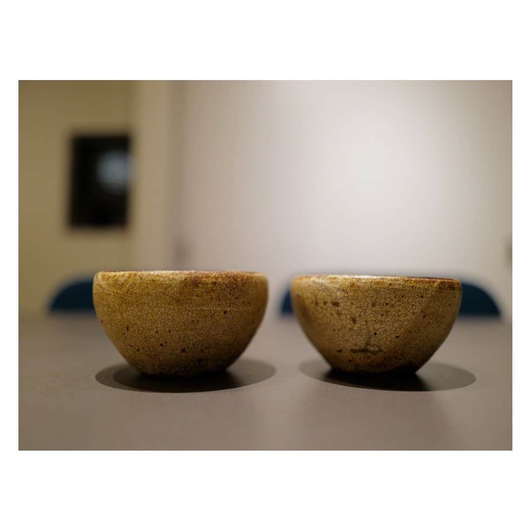 土井地恵理子さんのインスタグラム写真 - (土井地恵理子Instagram)「カフェオレボウル。 でも我が家は鍋用にしたいなーと思って。  #馬渡新平 さんの作品。 どれも素敵でたくさん揃えたかった！ @s_store_japan にて。  #器 #うつわ #煮物を入れても可愛かった❤︎」1月11日 12時25分 - ericodoiji