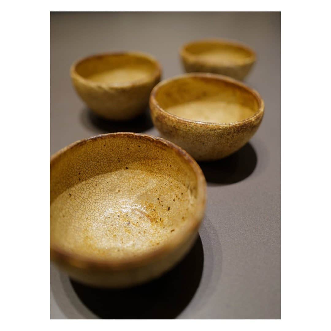 土井地恵理子さんのインスタグラム写真 - (土井地恵理子Instagram)「カフェオレボウル。 でも我が家は鍋用にしたいなーと思って。  #馬渡新平 さんの作品。 どれも素敵でたくさん揃えたかった！ @s_store_japan にて。  #器 #うつわ #煮物を入れても可愛かった❤︎」1月11日 12時25分 - ericodoiji