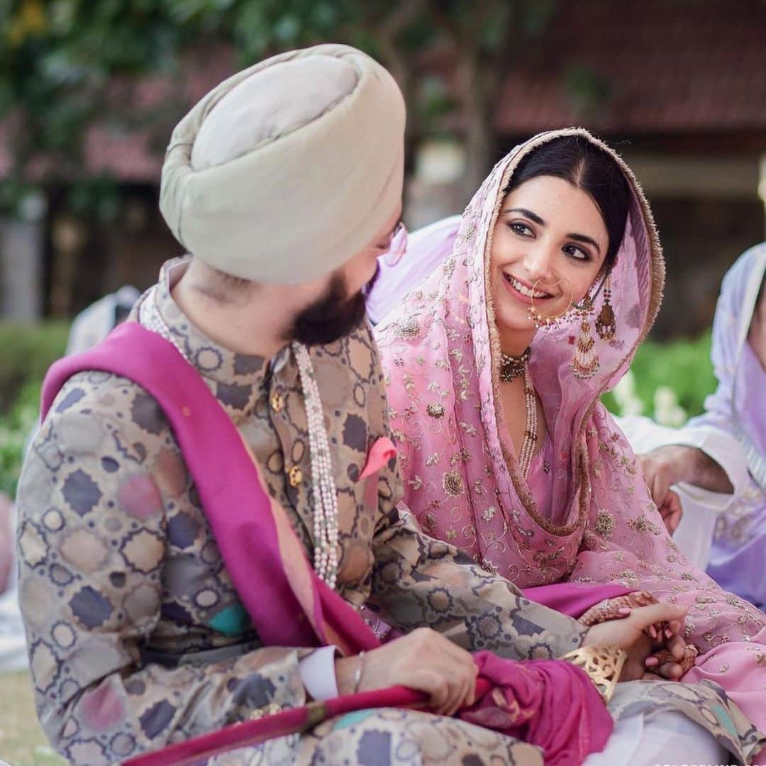 Indianstreetfashionさんのインスタグラム写真 - (IndianstreetfashionInstagram)「A heart that’s meant to love you 💕 Bride @nankiaurorasingh giving us some serious bride goals in this pink number by @arbyrheakapoor ! #indianstreetfashion @indianstreetfashion #indianwedding  #wedding #weddingsofinstagram #instawedding  #covidweddingplanning #bridesofindia #bridesofinstagram #indianbridaloutfit #weddinglook  #bridestyle #weddingtrend #trend #jewellery #weddinginspo #weddingplanner #weddingblogger #destinationwedding #weddingchoreography #sangeetperformance #bridaljewellery #couture #weddingjewellery #weddingshopping #weddingseason #wedding2020」1月11日 12時26分 - indianstreetfashion