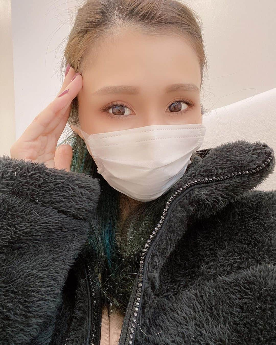 JULIAさんのインスタグラム写真 - (JULIAInstagram)「♡ おはようございます♪ Good morning 😊 早安🤗 * * 新成人のみなさん、おめでとうございます！ 今年からまた想い出になる人生を歩んでください。 たくさん、色んな想い出作ってくださいね♪」1月11日 12時37分 - julia_cmore_official