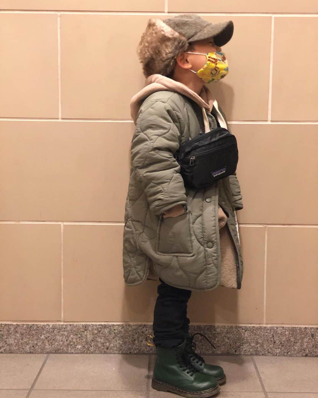東里梨生さんのインスタグラム写真 - (東里梨生Instagram)「私とお揃いの帽子ゲット バッグはファンの方に頂いた 私のやつ✨  #4歳男の子 #リンクコーデ」1月11日 12時36分 - aizatorio_yanawaraba