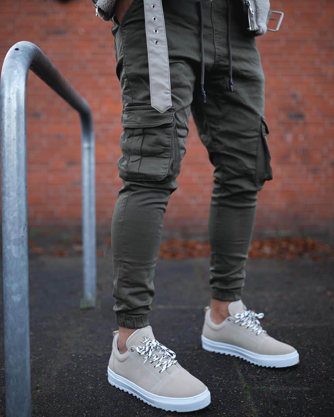 Men Withのインスタグラム：「#ad Great outfit from @martinvalenstore 👌🏽 Tap the photo to shop!」