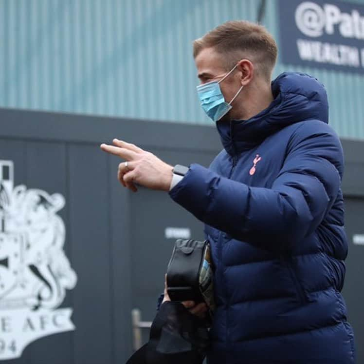 ジョー・ハートさんのインスタグラム写真 - (ジョー・ハートInstagram)「@emiratesfacup .... what a competition 🙌 #COYS 🤍」1月11日 4時29分 - joehartofficial