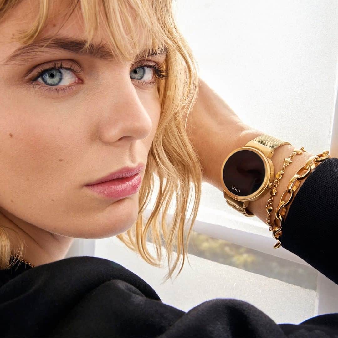 トウスのインスタグラム：「The new Rond Touch watches have arrived! The perfect combination of elegance, innovation, design and technology on your wrist. Which will you choose? #StayTender #TOUSJewelry #TOUSLovers」