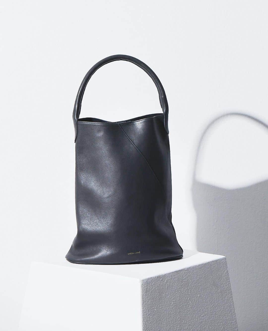 JanessaLeoneのインスタグラム：「BAG 03  #janessaleone」