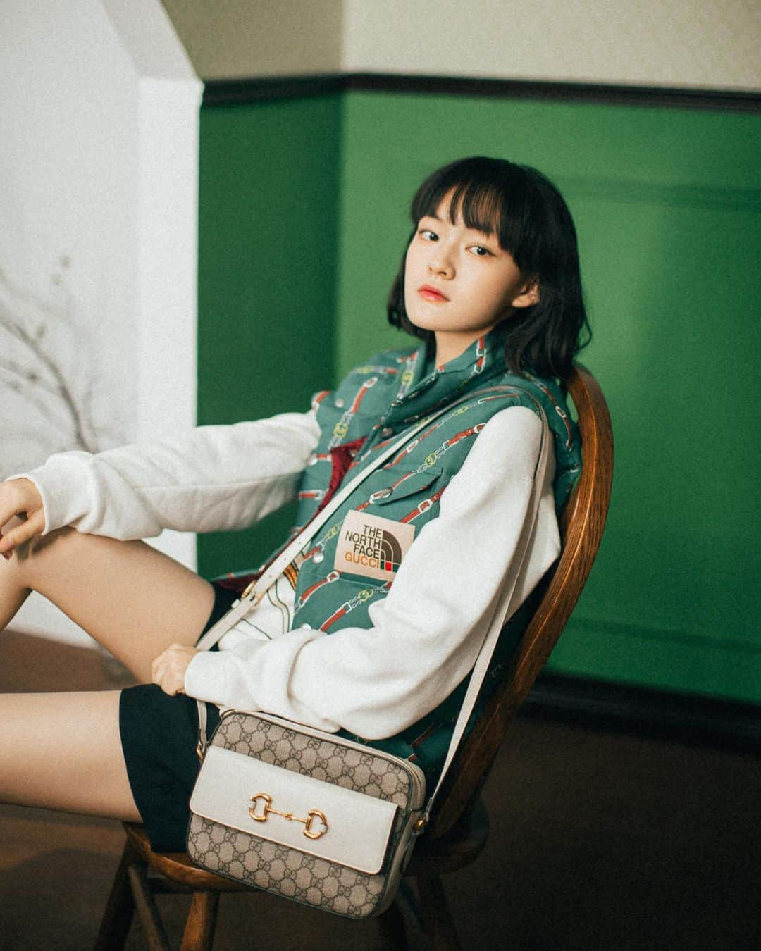 グッチさんのインスタグラム写真 - (グッチInstagram)「WenQi @chen_wenqi_ captured in Beijing wearing #TheNorthFacexGucci vest, #DisneyxGucci Donald Duck sweatshirt, cotton shorts and #GucciHorsebit1955 shoulder bag. @alessandro_michele  #AlessandroMichele @thenorthface」1月11日 5時55分 - gucci