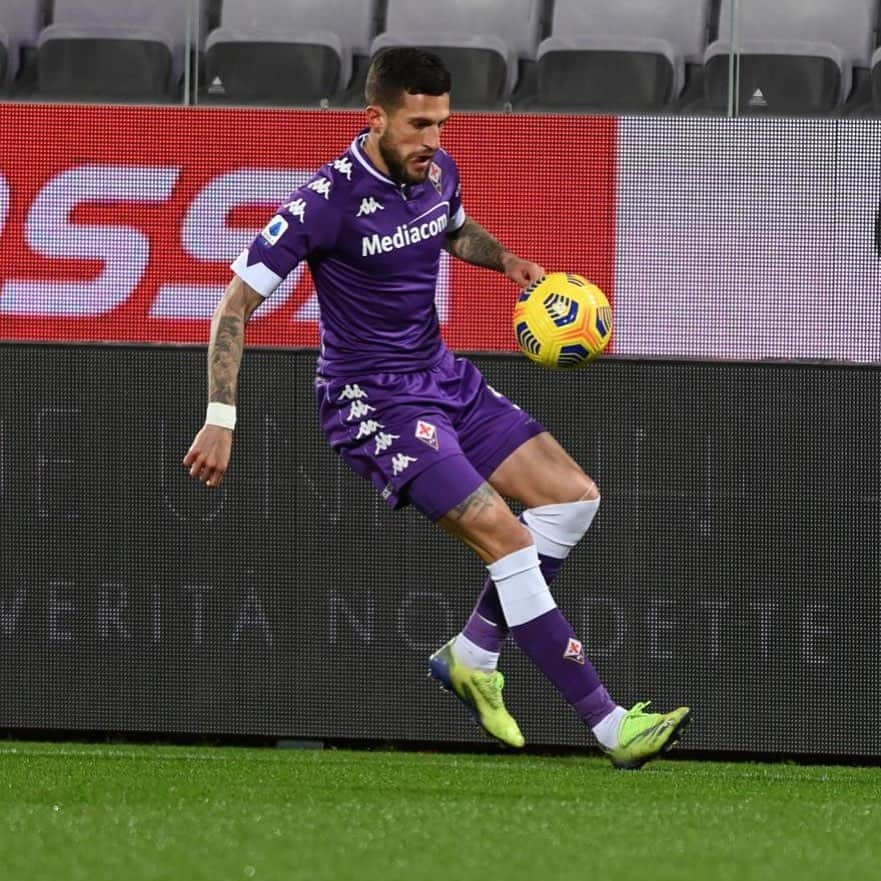 クリスティアーノ・ビラーギのインスタグラム：「Godiamoci la vittoria, anche se sappiamo che per quello che siamo ne avremmo dovute vincerne molte altre #forzaviola💜」