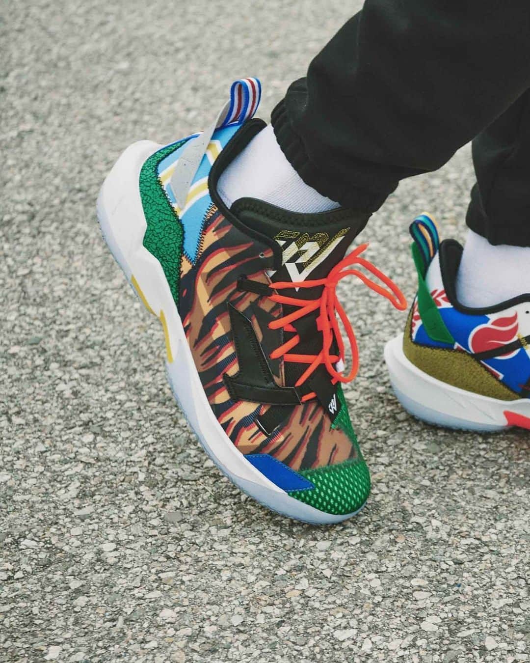 Foot Lockerのインスタグラム：「Tuned for Russ' on-court chaos and blazing off court style, the #Jordan WHY NOT ZERO.4 is available in men's & kids sizes.」