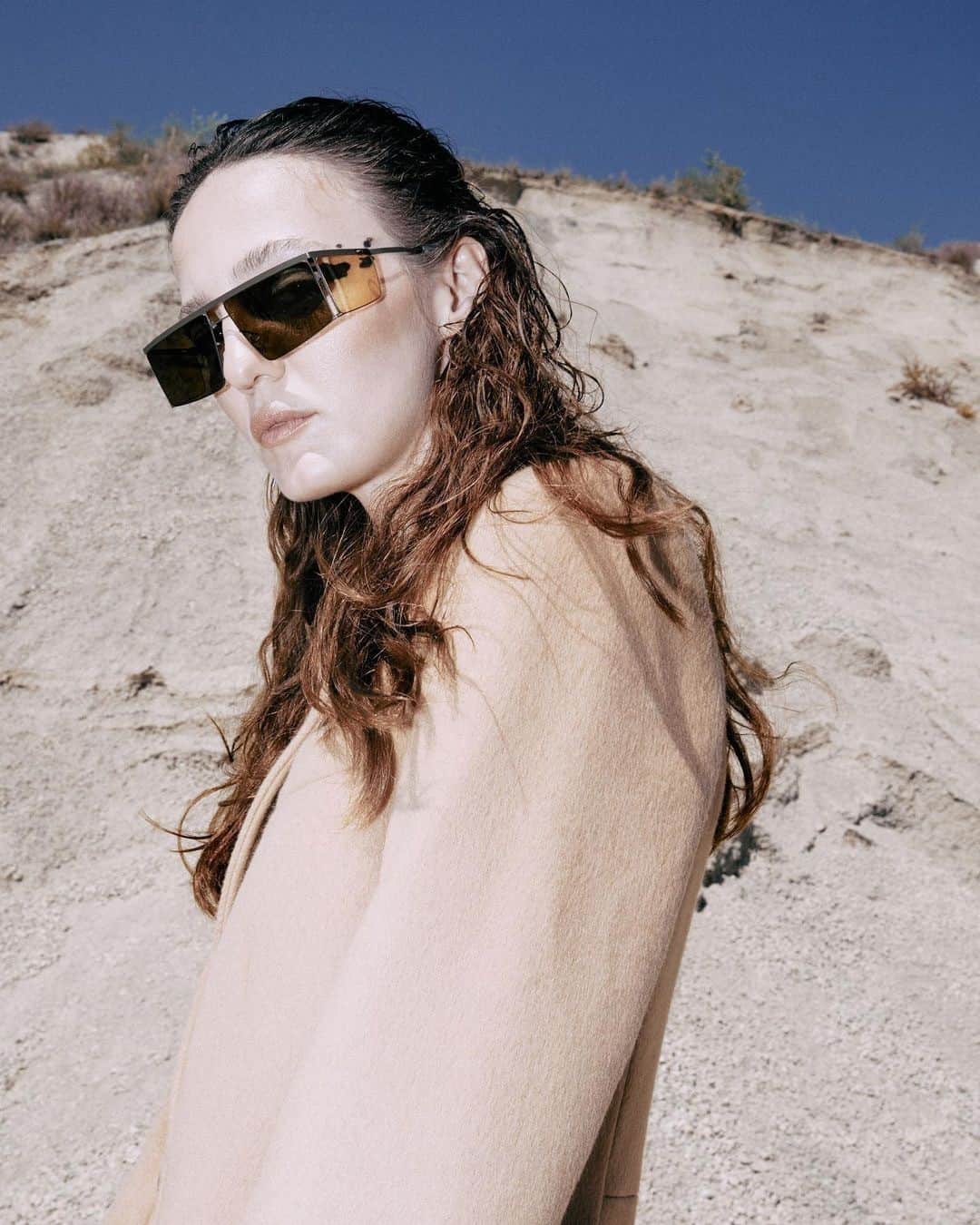 のインスタグラム：「Model HL001 in Camou Green with Jelly Yellow sides – the MYKITA and HELMUT LANG formula for wraparound sunglasses captured by @vladandrei___  __ #mykita #mykitahelmutlang #helmutlang」