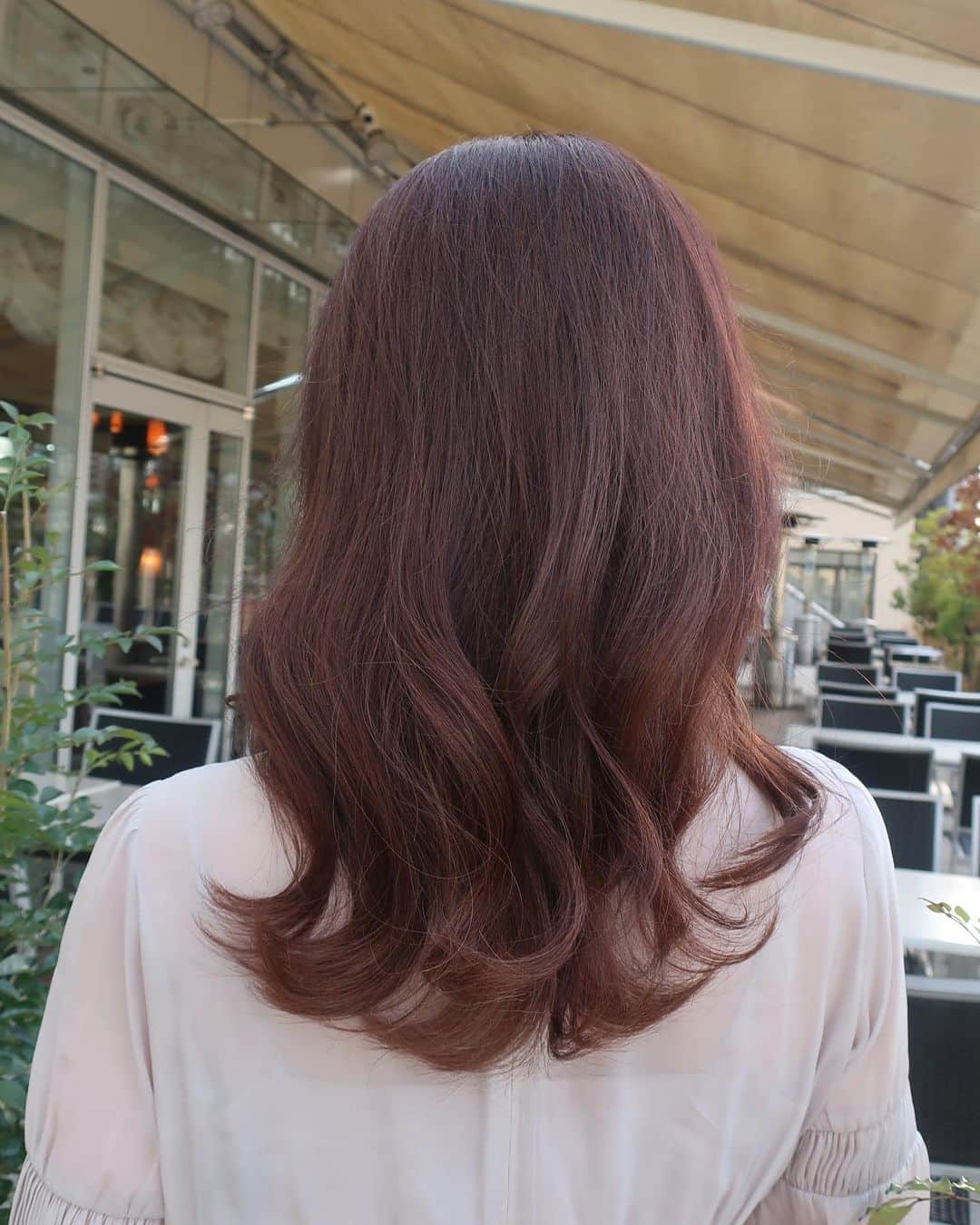 ImotoEtsuyo さんのインスタグラム写真 - (ImotoEtsuyo Instagram)「#おはようございます  ・ ・  #韓国風ヘア  #韓国巻き   先日、  ・カラーとトリートメントを して頂きました。 ・ ・ トリートメントで 髪の芯にも栄養を与えて 艶髪へ。 ・ 頭皮や髪にも優しいカラーで 綺麗にして頂きました！  ・ #hair ➡︎ @zacc.kayama  @zacc_hairsalon  ・  ・ #くびれヘア  #かきあげヘア  #ヘアカラー  #treatment  #hairstyle  #haircolor  #haircut  #hairsalon  #omotesando  #表参道美容室  #zacc  ・ ・ #fashion  #ワンピース #シフォンワンピース  #onepiece ➡︎ @fray_id  #frayid #フレイアイディー」1月11日 6時38分 - bisuhada