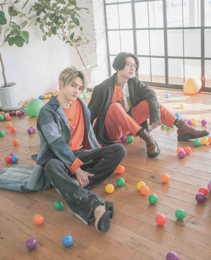 Block.fmのインスタグラム：「チェックした？SKY-HIとKan Sanoのコラボ曲「仕合わせ」リリース！MVも公開⁠ ⁠ link in bioからチェック」