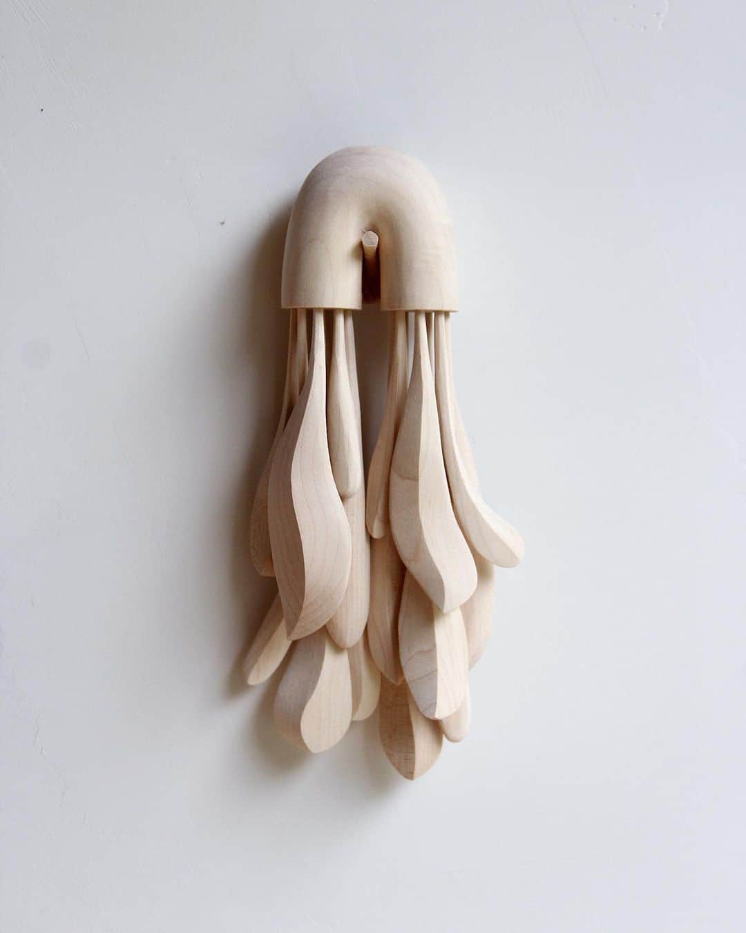 Ariele Alaskoのインスタグラム：「filing this sculpture under ‘things I was making while watching white supremacists storm the Capital in an attempted coup incited by a racist delusional “president” on his way out the door’ 11” x 5”, carved white maple.」