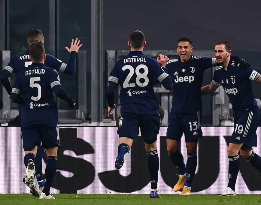 ダニーロ・ルイス・ダ・シウバのインスタグラム：「Risaliamo un passo alla volta. Contento di aver aiutato la squadra con il mio goal! Ora rimaniamo concentrati perché la strada è lunga! Forza Juve ⚪⚫ #FinoAllaFine #lifeisablessing」