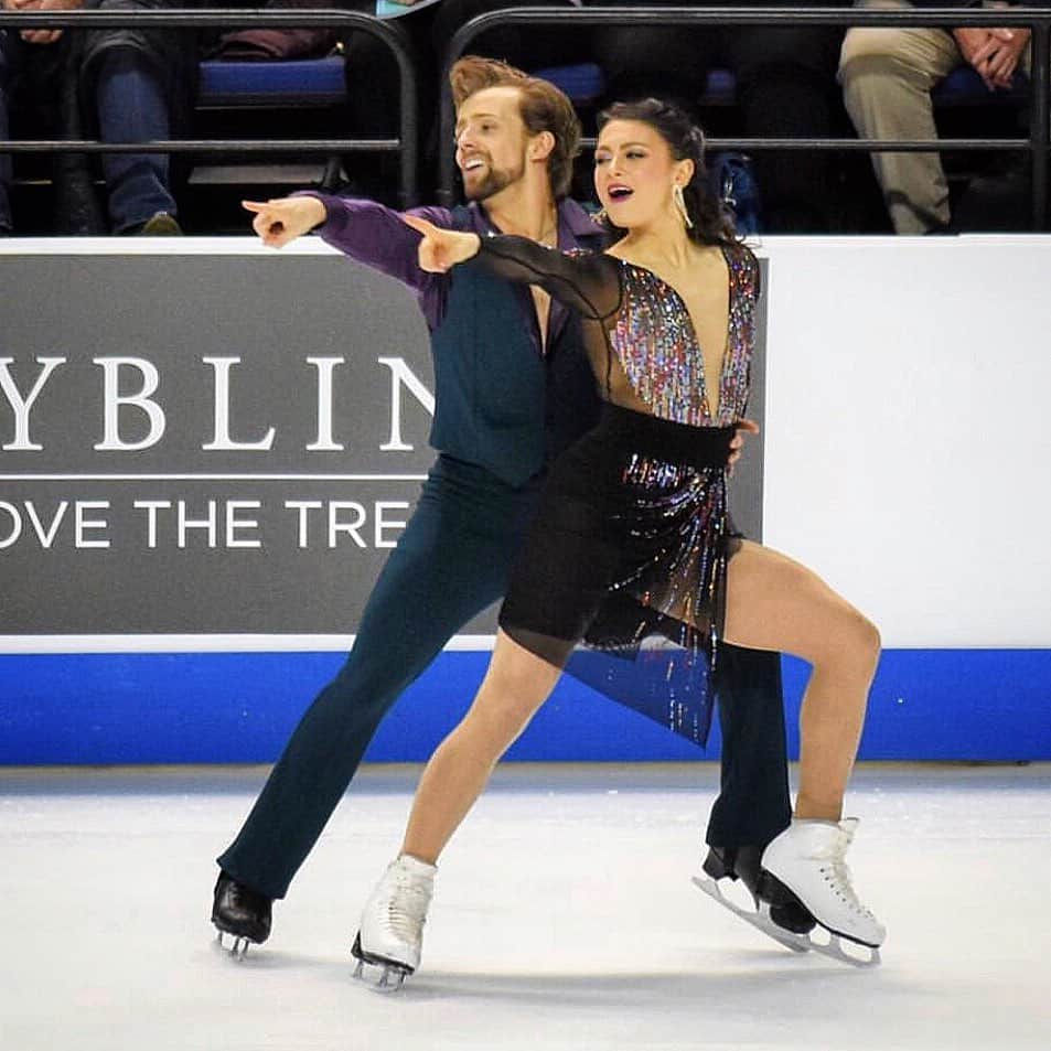 ケイトリン・ホワイエクのインスタグラム：「Heading back to Vegas this week, this time for #ToyotaUSChamps21 ! Can’t wait to be reunited with our USA family tomorrow! Who’s ready to boogie?! ⛸🕺🏻 . . #hawayekbaker #icedance #figureskating #skating #skater #figureskater #icedancing #icedancer #skate #nationalchampionship #athlete #sport #sports #sportsphotography #teamusa #usfigureskating #usfs #lasvegas #vegas #edea #edeaskates #iceacademyofmontreal #montreal」