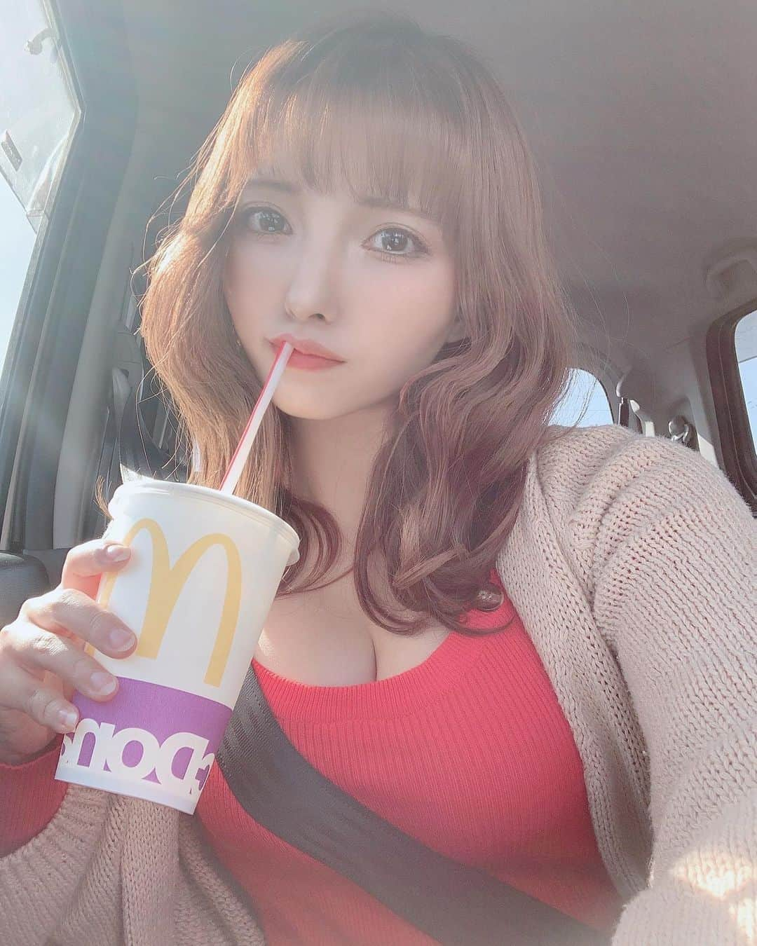 此雲ぽれのインスタグラム：「﻿ ♡♡♡﻿ ﻿ ﻿ 新年初マック🥲🍔🍟ﾃﾞﾌﾞ﻿ ﻿ ﻿ #portrait #自撮り女子 #自撮り界隈 #自撮り界隈の人と繋がりたい #selfie #セルフィー女子 ﻿ ﻿ ♡♡♡﻿  ﻿ ﻿」