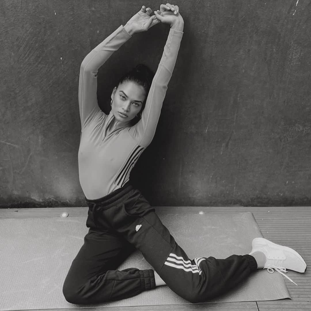 シャニーナ・シャイクのインスタグラム：「Sunday stretch with @adidas x @asos」