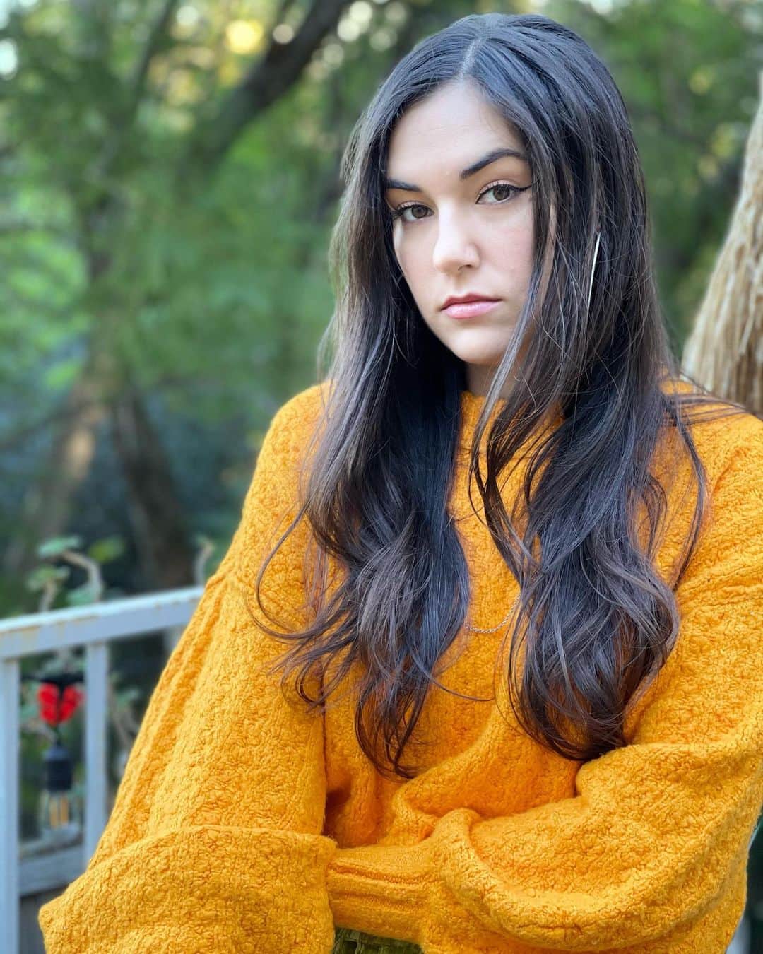 サーシャ・グレイのインスタグラム：「Sunday stream happening now...」