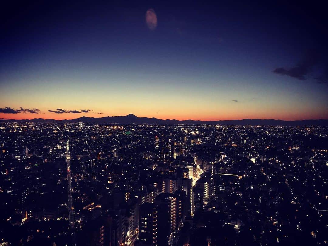 谷川正憲さんのインスタグラム写真 - (谷川正憲Instagram)「たぶん、富士。 たぶん。  #生きてます #アレンジ三昧です」1月11日 8時34分 - masuo24hours