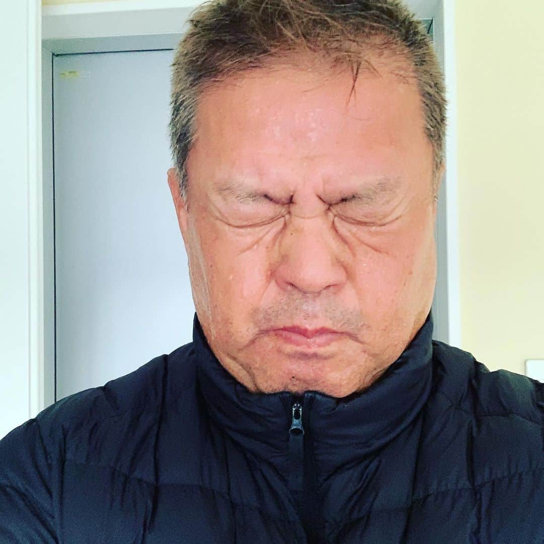 のインスタグラム：「エアロバイク！ 汗絞り出して💦 アロンと風呂入ろ」