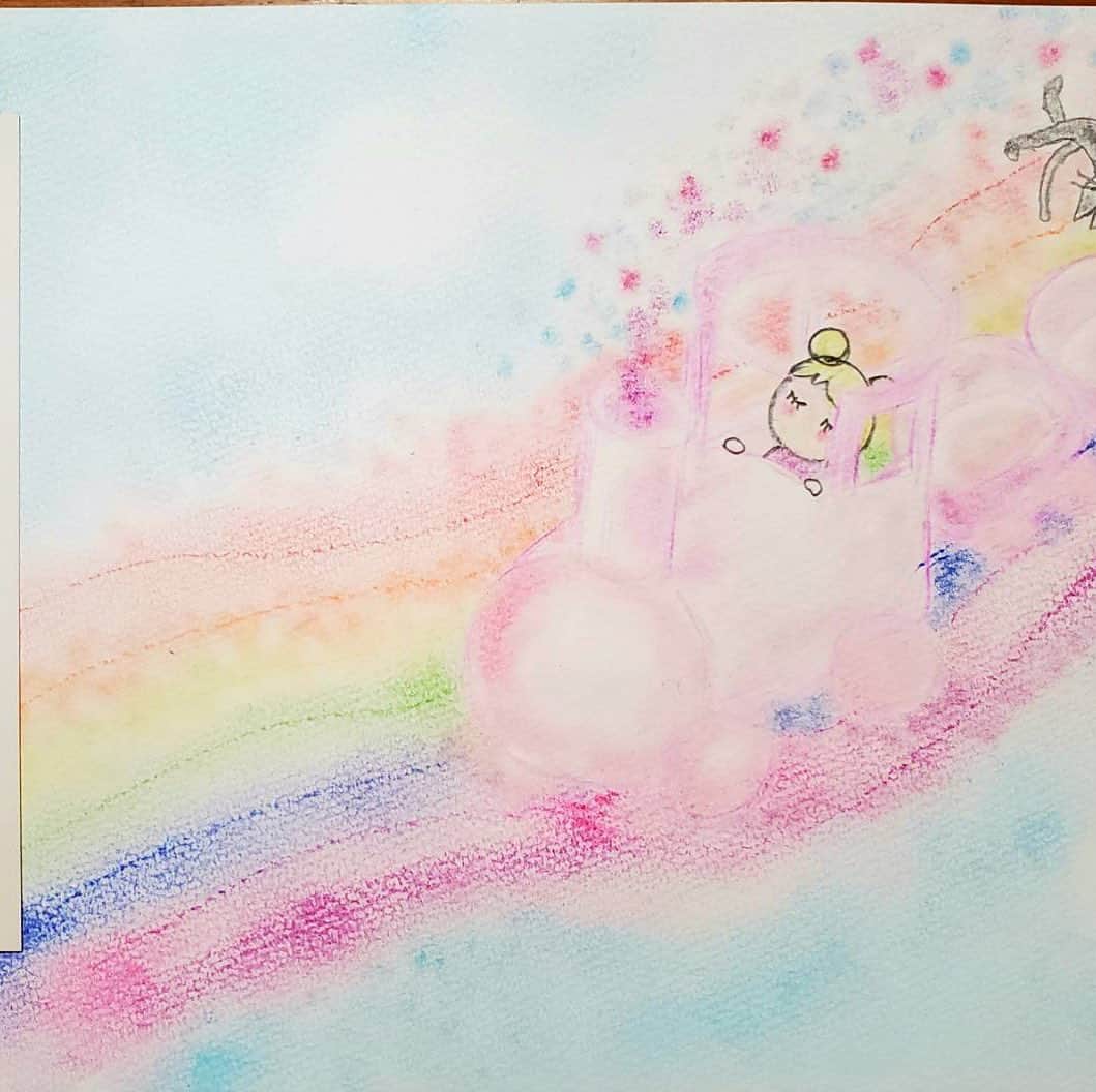 のインスタグラム：「おはようございます♪ 今日は成人式だね。  中止になってしまったとこもいっぱいあるけど、きっとそれもいつか良い思い出になるかも。。。  成人したからって何も変わらないけど、 今までバカやって許されたものが許してもらえない…⁉︎くらいかな🤣  凛としてみんな素敵な未来の宝で輝いて下さい💖」