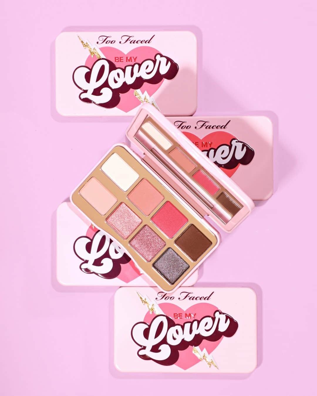 Too Facedのインスタグラム：「These Valentine-inspired shades will make hearts flutter 😍 Get ready to fall for our latest mini eye shadow palette, Be My Lover! It's perfect for taking your glam from coffee to cocktails. 💖 #toofaced」