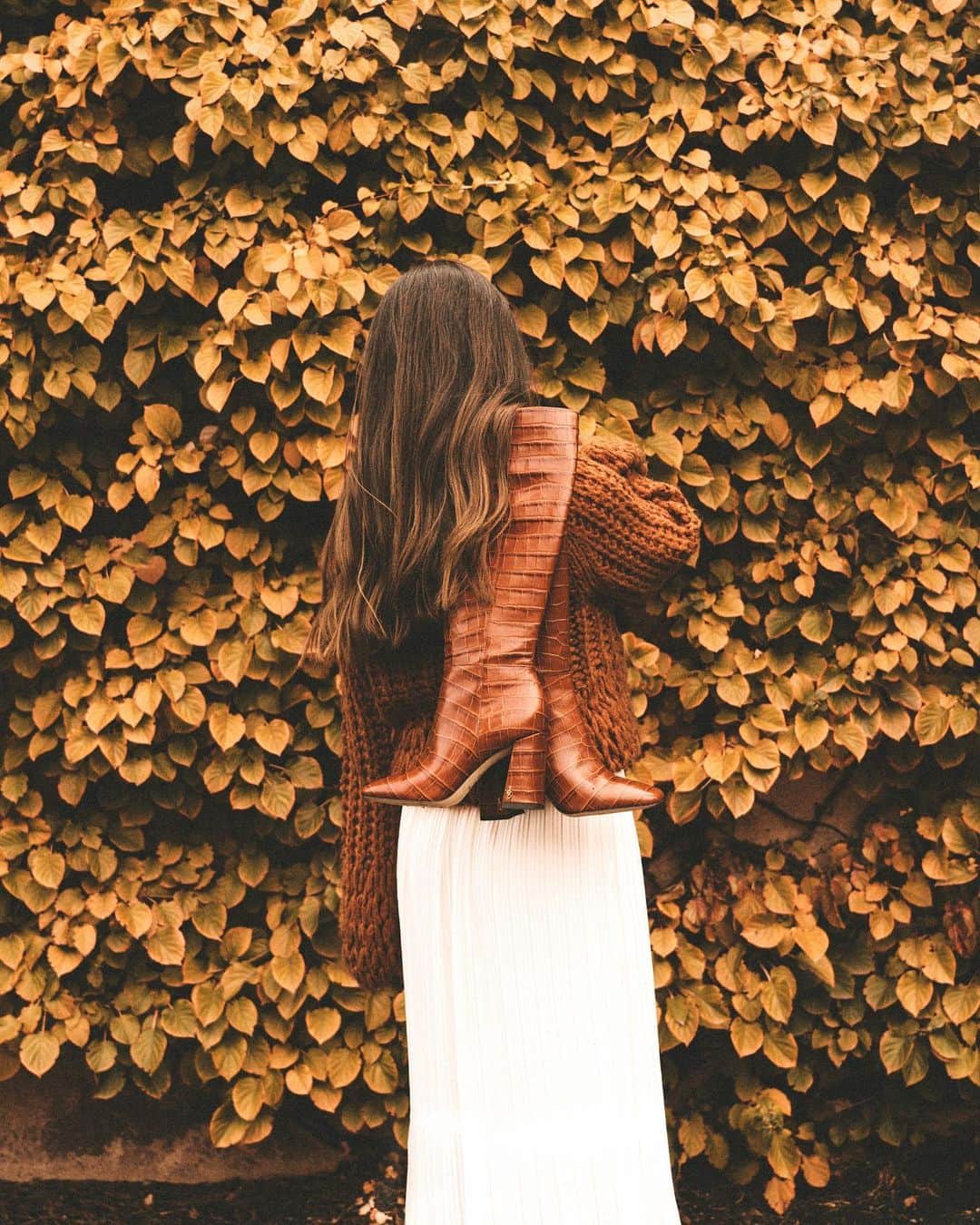 サムエデルマンのインスタグラム：「The perfect statement boot Tap to shop the CLAREM before it sells out   #SamEdelman #FW2020」