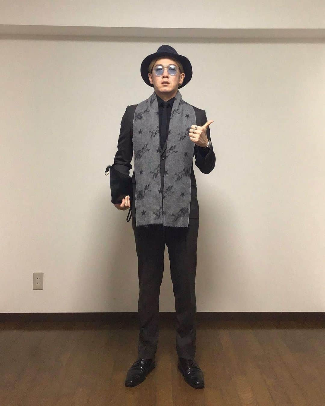 中西亮太さんのインスタグラム写真 - (中西亮太Instagram)「【今日の一変化】 成人式で服と髪の個性見せつけてくるやつら。 #地味ハロウィン  #地味ハロウィン2021  #成人式  #新成人の皆様おめでとうございます  #個性オールスターズ  #誰がリモートで市長の挨拶聞きたいねん  #来賓全員誰やねん  #全員普段見た事ない  #同窓会無くなったんで大人しく帰るっす  #ソーシャルディスタンス大好物  #今日の一変化」1月11日 9時19分 - ichihenge