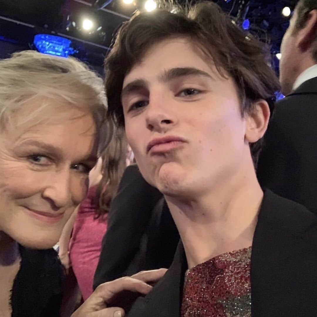 WHO WHAT WEARさんのインスタグラム写真 - (WHO WHAT WEARInstagram)「If 2021 gave us a new selfie of Timothée Chalamet and Glenn Close together, I would be happy. Just sayin. photos: @glennclose」1月11日 10時21分 - whowhatwear