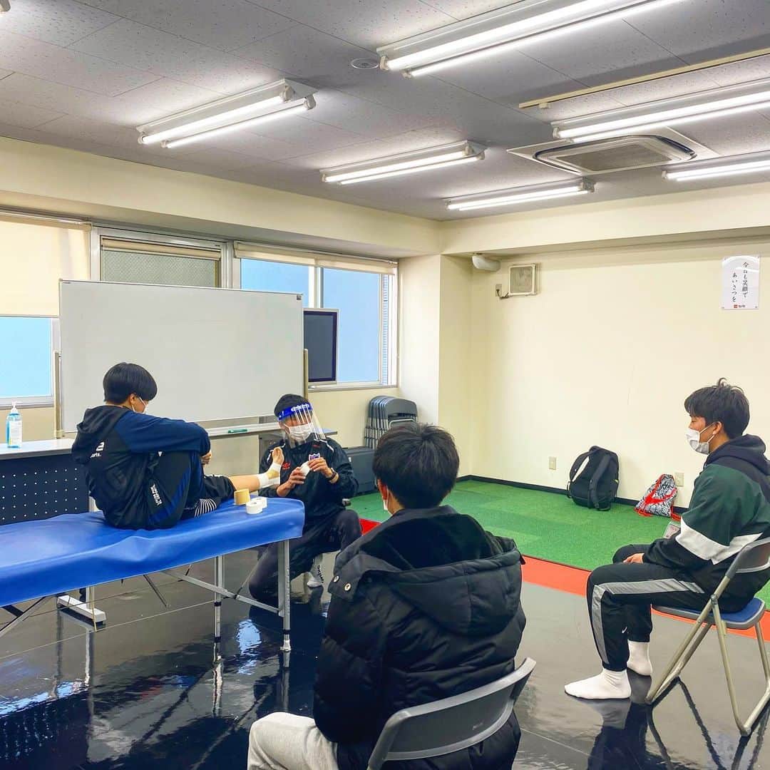 東京スポーツ・レクリエーション専門学校のインスタグラム：「昨日は2021年最初の体験授業﻿ でした！！﻿ ﻿ 状況に応じて変わるかもしれませんが、﻿ TSRでは改めて感染対策を徹底して﻿ オープンキャンパスを実施しています✨﻿ ﻿ 詳しくはホームページをチェック🙆‍♀️」