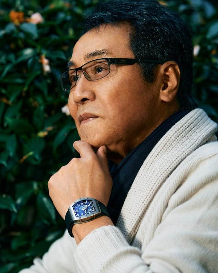 GQ JAPANさんのインスタグラム写真 - (GQ JAPANInstagram)「「ステージで時計を着けないのは当然ですが、そもそも僕がもっている時計は、（時計に詳しくない方にとっては）主張の強くないものばかり。これが僕のおしゃれの、最大のポイントなんですよ…人に見せつけようなんて、まったく思ってないんです」  これが僕自身の性格であり、生き方。歌手・五木ひろしさんが語る腕時計。@gqjapan のプロフィールリンクから記事をチェック✅  Words: Junya Haseagwa Photos: Taku Kasuya  #HiroshiItsuki #五木ひろし」1月11日 11時00分 - gqjapan