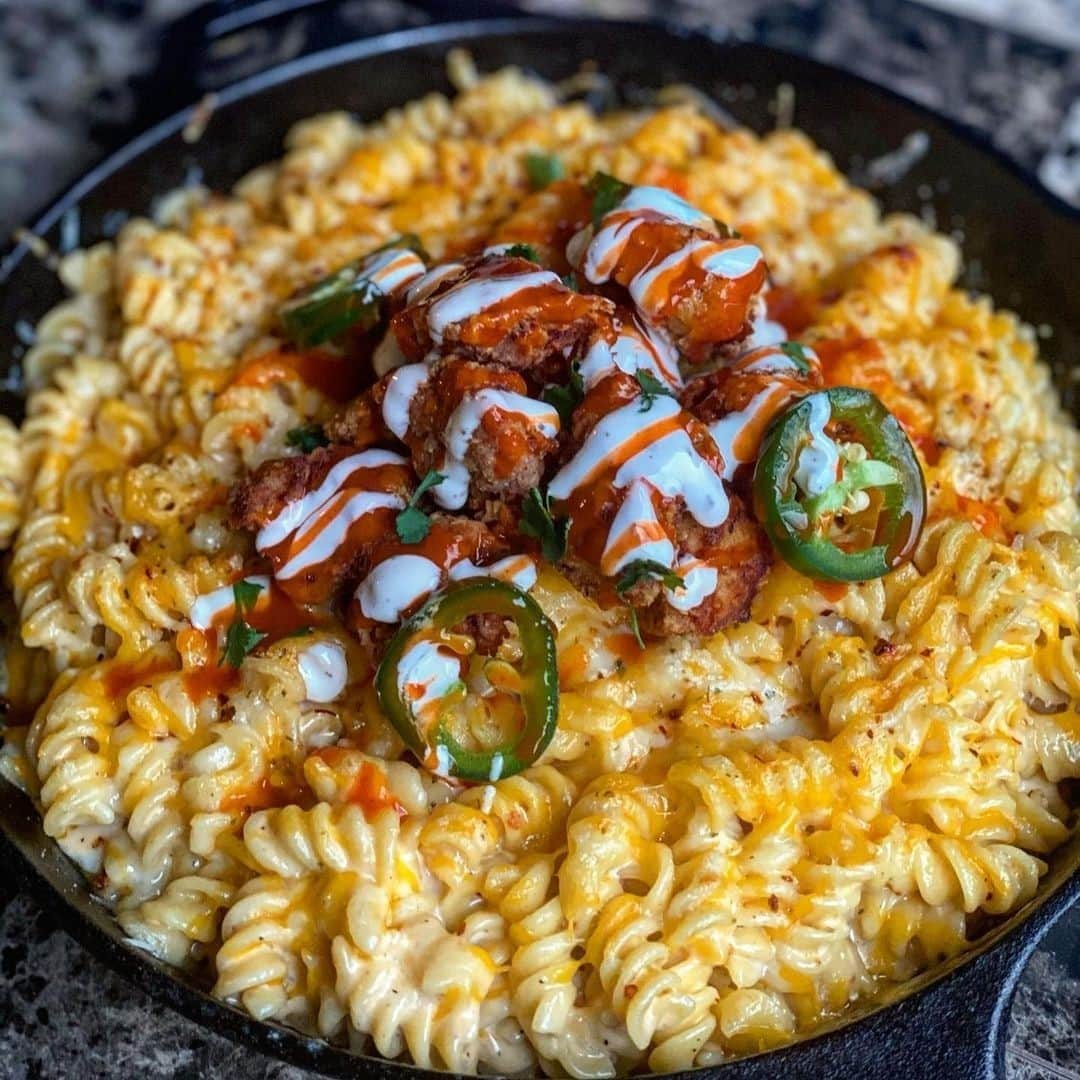 Flavorgod Seasoningsさんのインスタグラム写真 - (Flavorgod SeasoningsInstagram)「Buffalo chicken Mac n cheese with 5 different cheeses🔥by customer @platesbykandt Seaosoned with FlavorGod Cajun and Everything Seasonings!!⁠ -⁠ Add delicious flavors to your meals!⬇️⁠ Click link in the bio -> @flavorgod  www.flavorgod.com⁠ -⁠ Key ingredients⁠ • @flavorgod Cajun and everything⁠ • @murrayscheese Mac n cheese blend, mild cheddar, bleu cheese, Parmesan, and mozzarella⁠ • @perduechicken⁠ • @barillaus @barilla rotini⁠ • @franksredhot buffalo sauce⁠ -⁠ Flavor God Seasonings are:⁠ ✅ZERO CALORIES PER SERVING⁠ ✅MADE FRESH⁠ ✅MADE LOCALLY IN US⁠ ✅FREE GIFTS AT CHECKOUT⁠ ✅GLUTEN FREE⁠ ✅#PALEO & #KETO FRIENDLY⁠ -⁠ #food #foodie #flavorgod #seasonings #glutenfree #mealprep #seasonings #breakfast #lunch #dinner #yummy #delicious #foodporn」1月11日 11時01分 - flavorgod