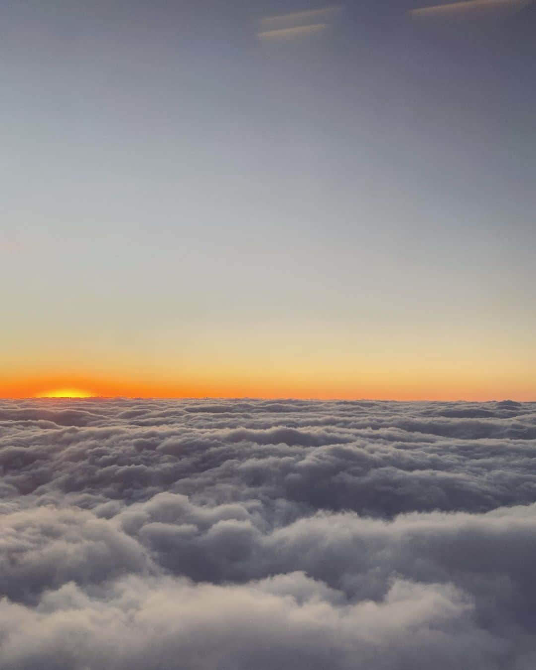 川平聖さんのインスタグラム写真 - (川平聖Instagram)「神秘的☀️☁   #空 #雲 #夕日 #夕陽 #どっち？ #景色 #綺麗 #幻想的 #我ながら上出来 #に撮れた #まあ #元がいいのだけど #Instagram」1月11日 20時47分 - hijiri__hkt48