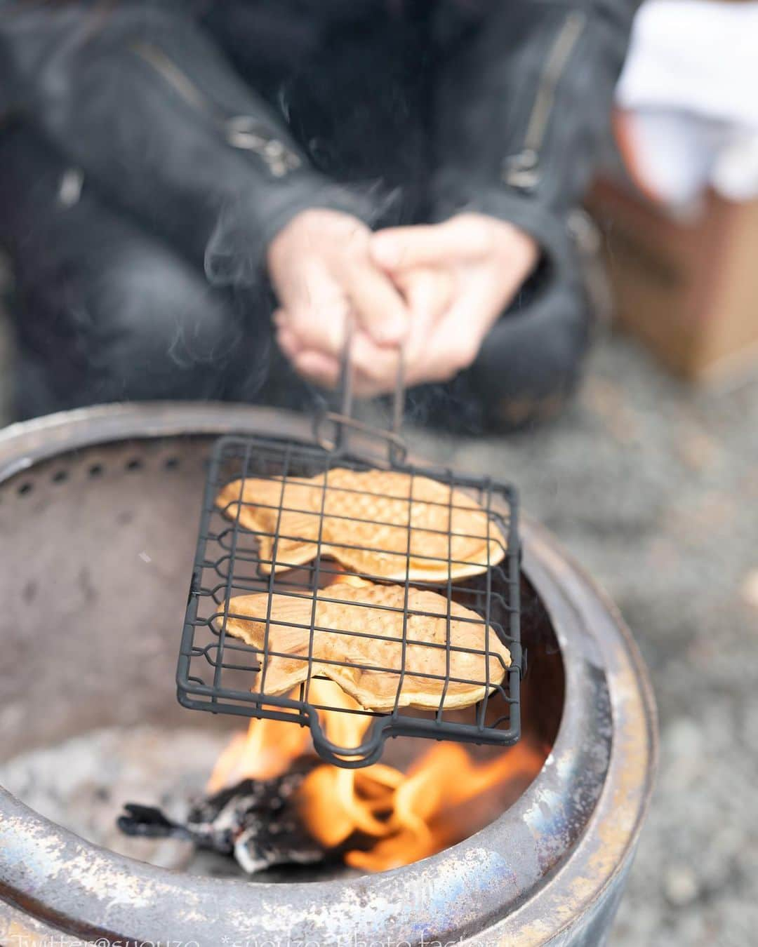 CAMIRAさんのインスタグラム写真 - (CAMIRAInstagram)「ツーリングで道志行った時にたい焼き食べたんだけど美味しかった😌 たい焼き最高💡ココアも最高🥲💓 最近やたらと甘いものに弱いです。。🤤 #ツーリング#バイク女子#たい焼き#甘いもの大好き#道志#バイクのある生活」1月11日 20時41分 - camila.528